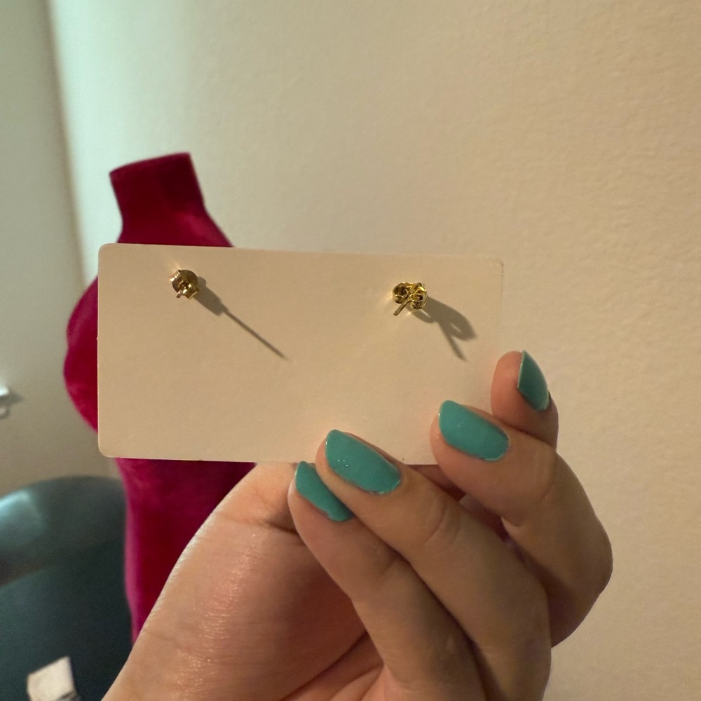 Trendy Gold Teardrop Stud Earrings - Picture 5 of 5